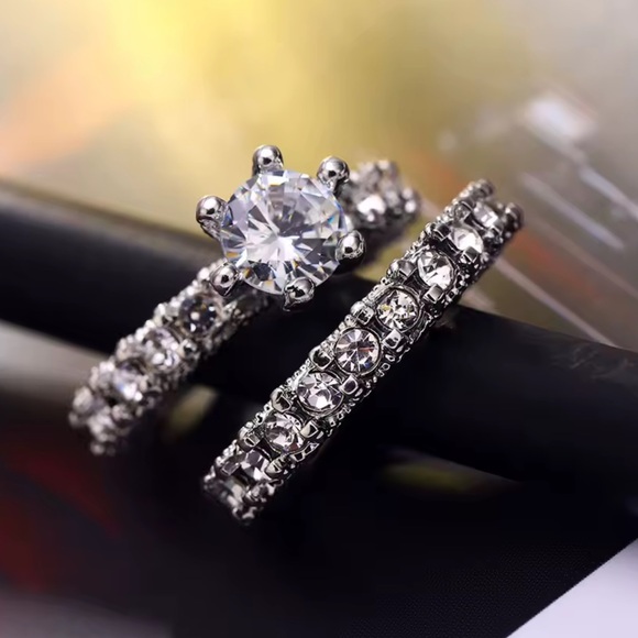Engagement Luxury Crystal Wedding Ring Silver Women's Ring Set - Picture 5 of 8